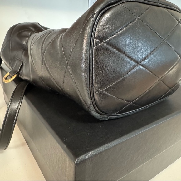 Authentic Saint Laurent Le Maillon Hook Bucket Bag- pre-owned - Picture 7 of 14